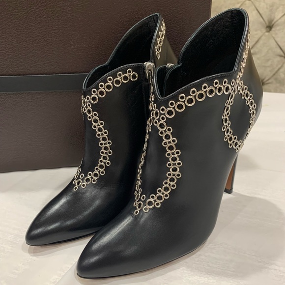 Alaia eyelets leather booties - Picture 1 of 10